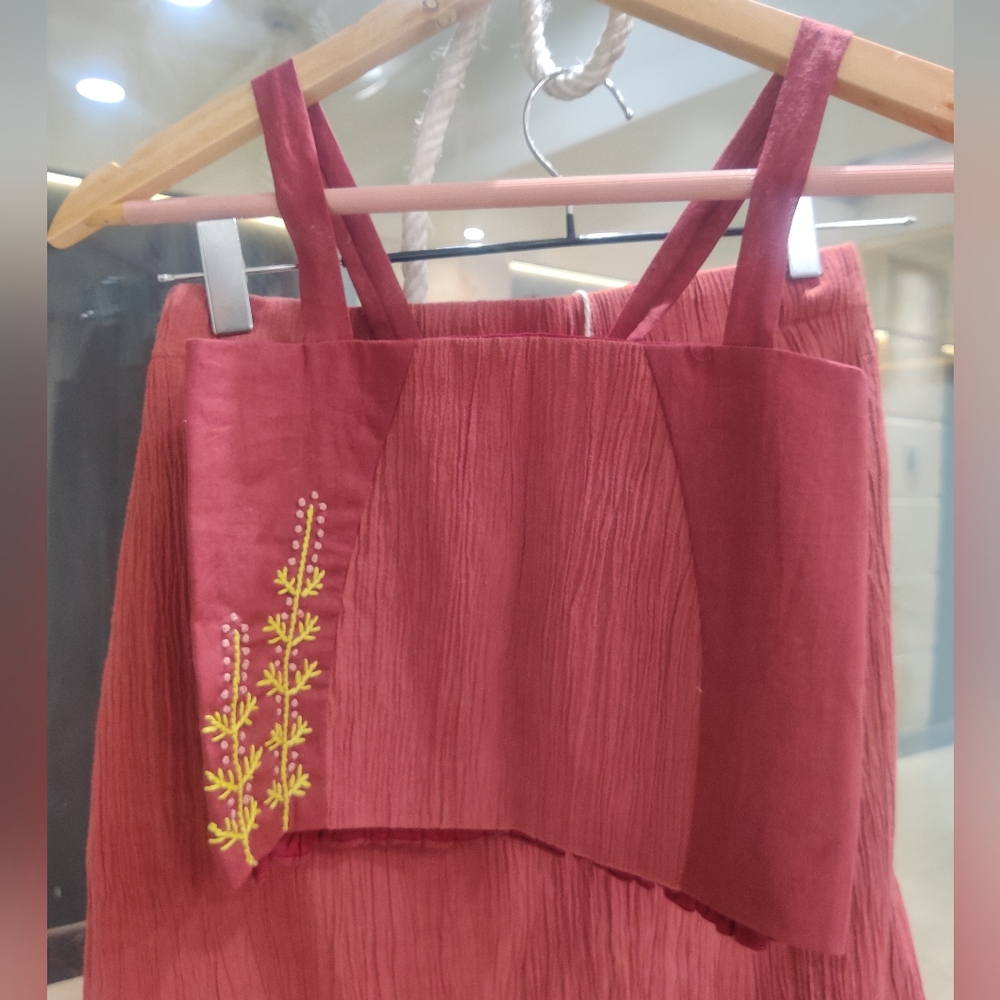 Crop blouse - Picture 1 of 2
